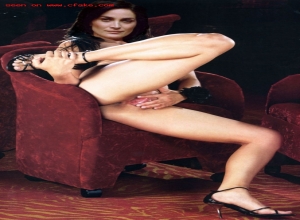 Fake : Carrie Anne Moss