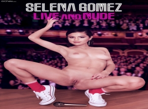 Fake : Selena Gomez