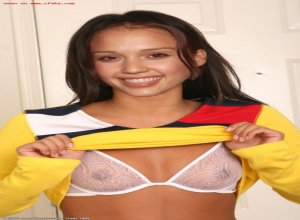 Fake : Jessica Alba