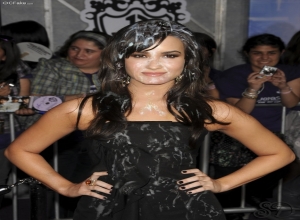 Fake : Demi Lovato