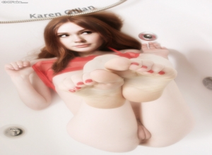 Fake : Karen Gillan