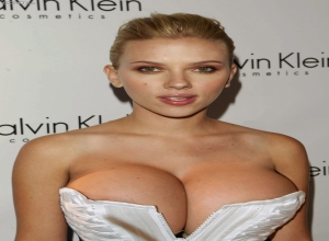 Fake : Scarlett Johansson