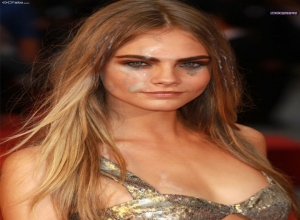 Fake : Cara Delevingne