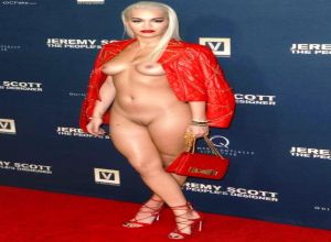 Fake : Rita Ora