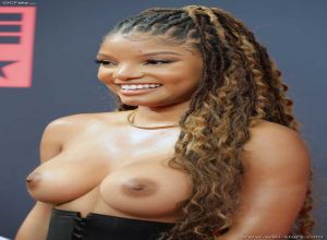 Fake : Halle Bailey